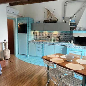  Apartment Elegant With Sea View