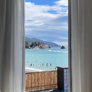  Apartment Benvenuto House